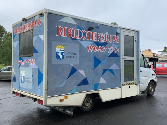 810334-5 Bokbuss Mercedes-Benz Sprinter 316 CDI - 2002