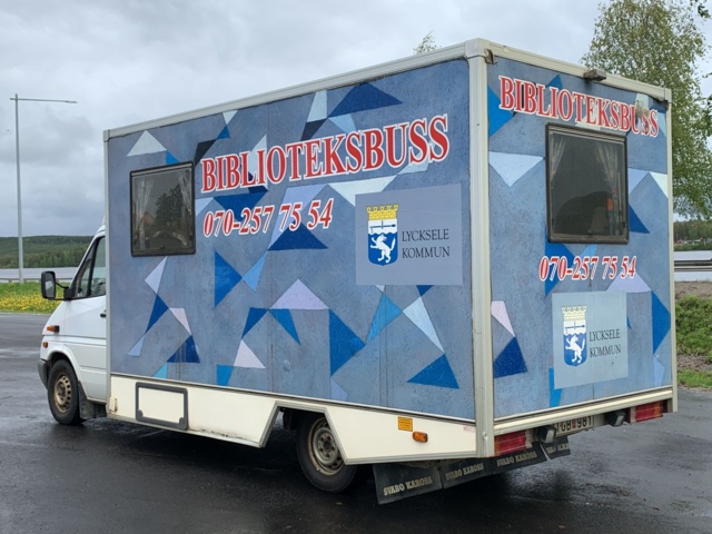 810334-7 Bokbuss Mercedes-Benz Sprinter 316 CDI - 2002