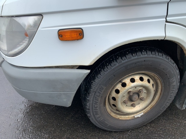 810334-11 Bokbuss Mercedes-Benz Sprinter 316 CDI - 2002