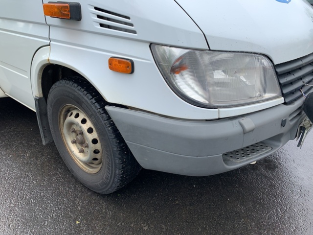 810334-14 Bokbuss Mercedes-Benz Sprinter 316 CDI - 2002