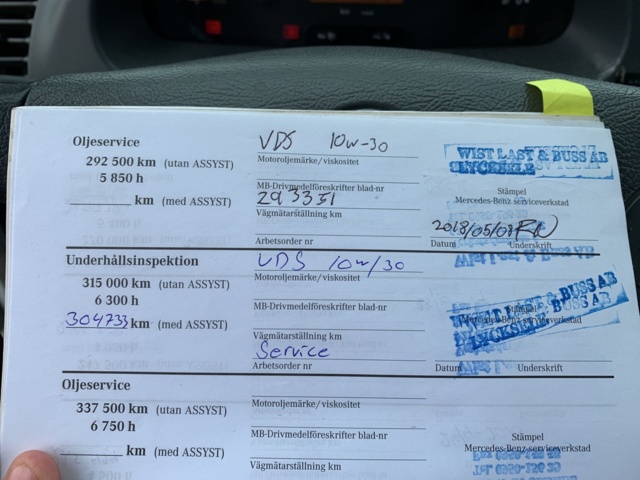 810334-35 Bokbuss Mercedes-Benz Sprinter 316 CDI - 2002