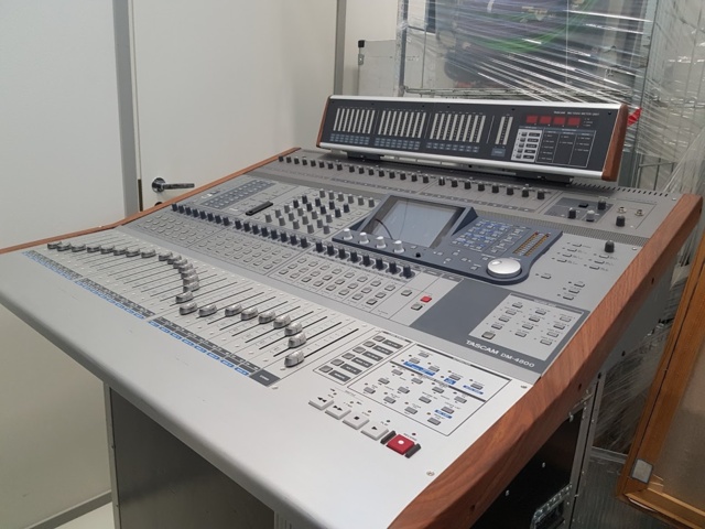 916183-1 Tascam DM-4800 äänimikseri