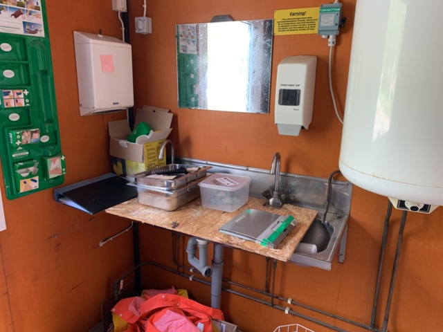 810337-18 Construction shed on demountable frame