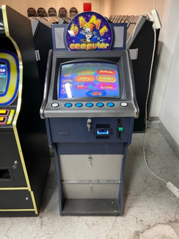 895422-1 Amatic Game computer takes new banknotes