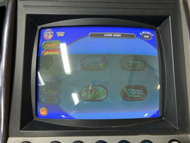 895422-8 Amatic Game computer takes new banknotes