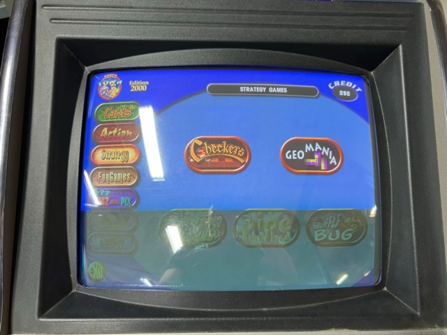 895422-9 Amatic Game computer takes new banknotes