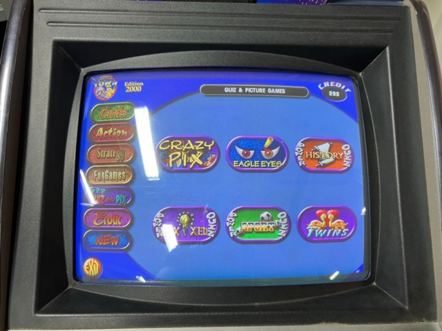 895422-11 Amatic Game computer takes new banknotes