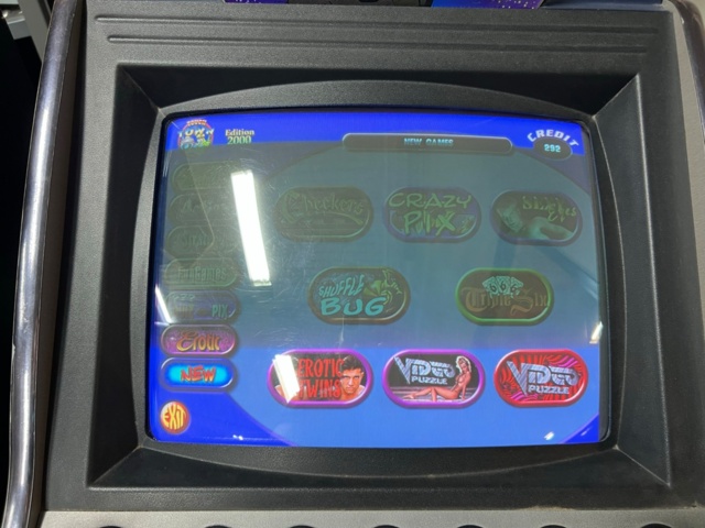 895422-13 Amatic Game computer takes new banknotes