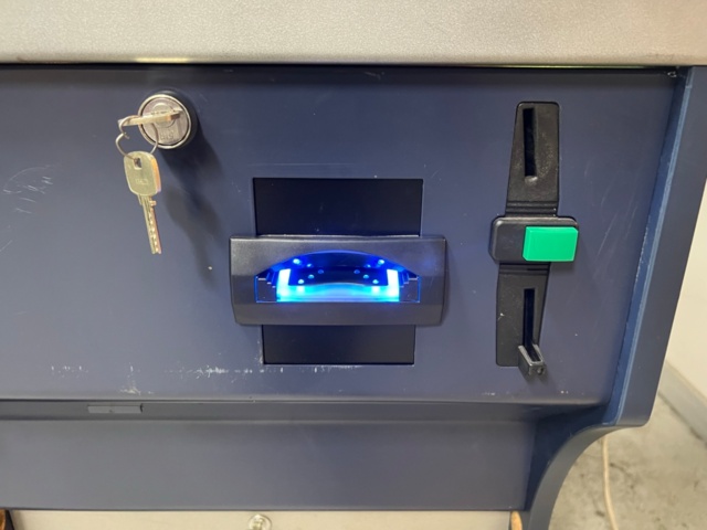 895422-15 Amatic Game computer takes new banknotes