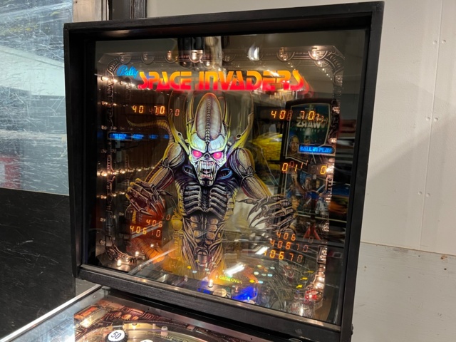 895431-5 Pinball game Bally Space Invaders -1980