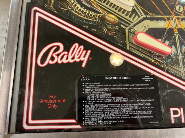 895431-8 Pinball game Bally Space Invaders -1980