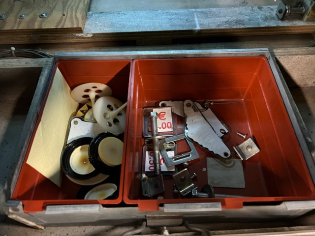 895431-14 Pinball game Bally Space Invaders -1980