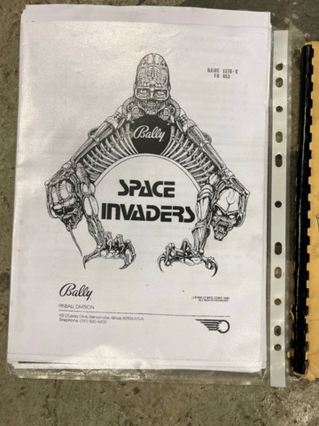 895431-17 Pinball game Bally Space Invaders -1980