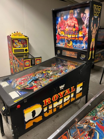 895433-3 Pinball Game Data East WWF Royal Rumble -1994