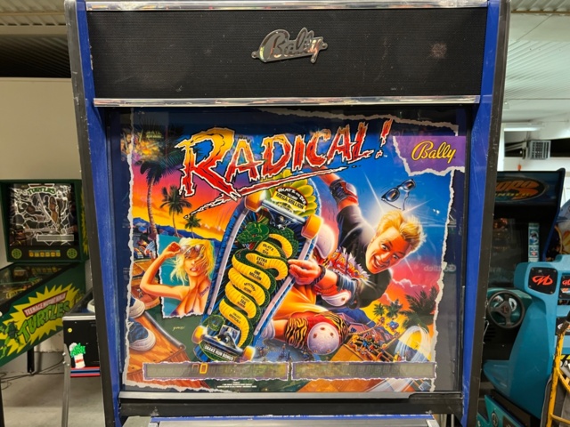 895436-5 Pinball game Bally Radical! -1990