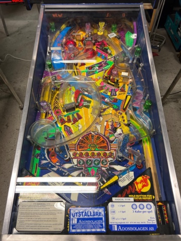 895436-6 Pinball game Bally Radical! -1990