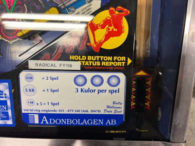 895436-8 Pinball game Bally Radical! -1990