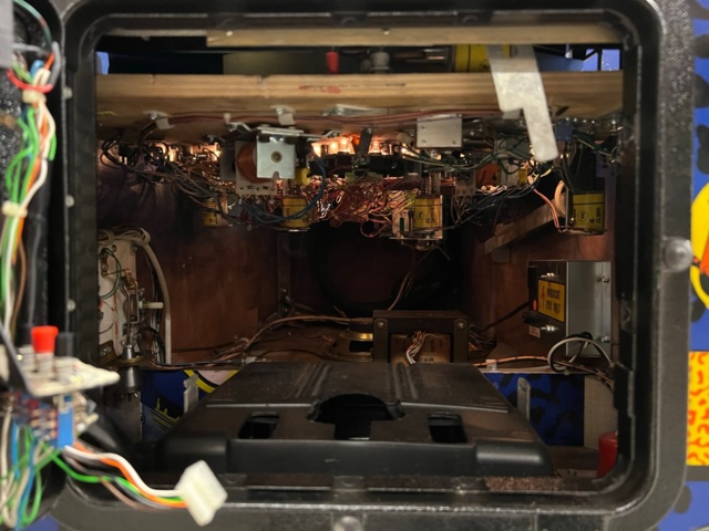 895436-12 Pinball game Bally Radical! -1990