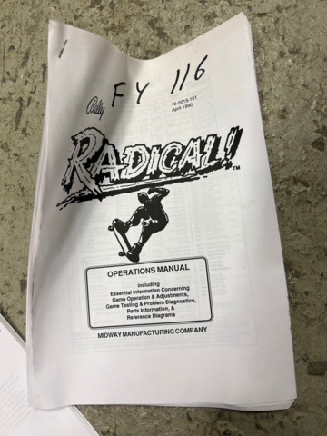 895436-14 Pinball game Bally Radical! -1990