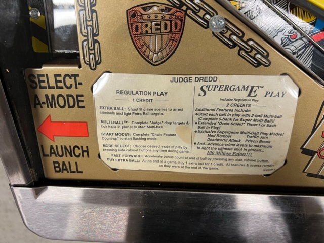 895440-8 Pinball Bally Judge Dredd -1993