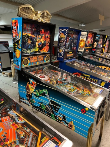 895440-3 Pinball Bally Judge Dredd -1993