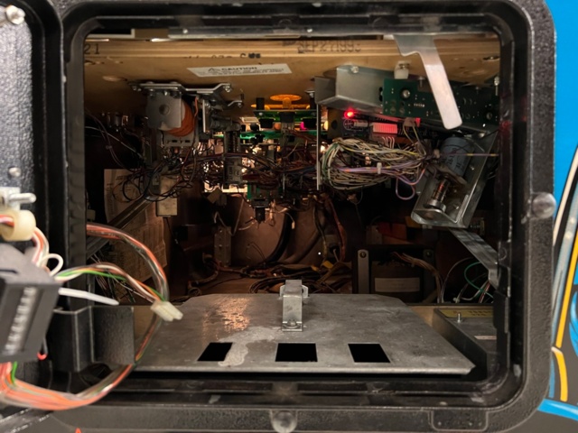 895440-13 Pinball Bally Judge Dredd -1993