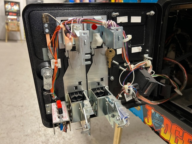 895440-14 Pinball Bally Judge Dredd -1993