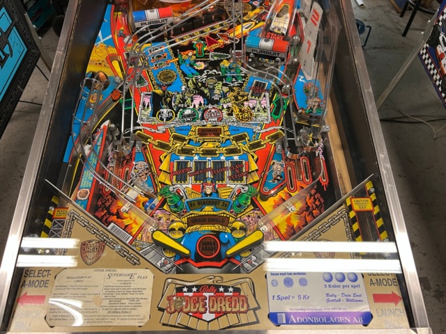 895440-7 Pinball Bally Judge Dredd -1993