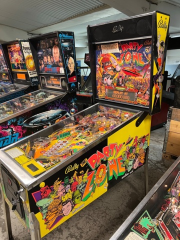895444-2 Pinball Game Bally Party Zone -1991