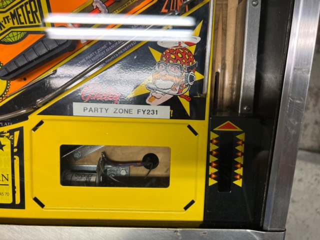 895444-15 Pinball Game Bally Party Zone -1991