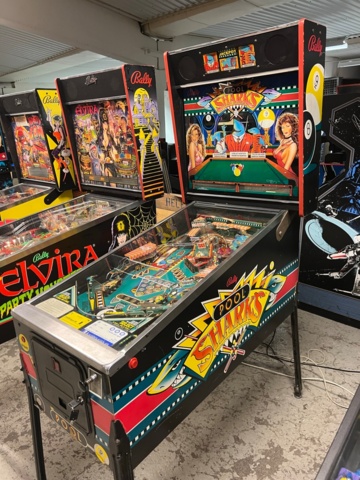 895446-2 Pinball Bally Pool Shark -1990