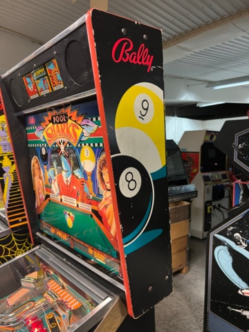 895446-4 Pinball Bally Pool Shark -1990