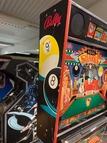 895446-6 Pinball Bally Pool Shark -1990