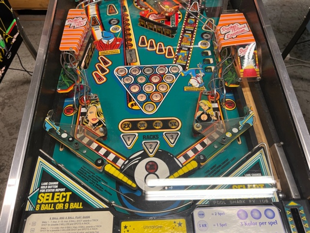 895446-10 Pinball Bally Pool Shark -1990
