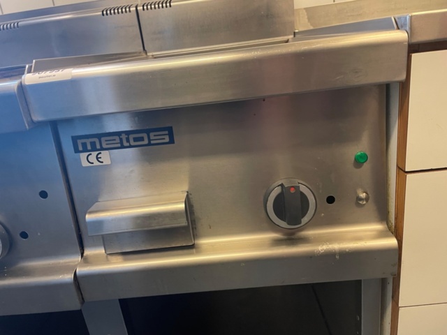 907957-5 Frying table and stove on stand Metos 40-SEFT-CE