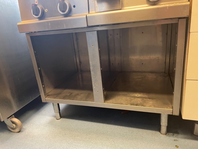 907957-12 Frying table and stove on stand Metos 40-SEFT-CE