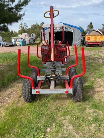 896774-26 Skogsmaskin  DF 304 +Kranman T3500  timmervagn 30-50 kran