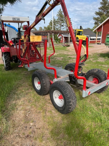 896774-27 Skogsmaskin  DF 304 +Kranman T3500  timmervagn 30-50 kran