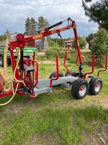 896774-28 Skogsmaskin  DF 304 +Kranman T3500  timmervagn 30-50 kran