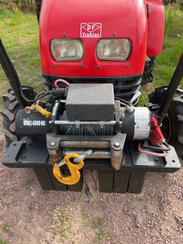 896774-8 Skogsmaskin  DF 304 +Kranman T3500  timmervagn 30-50 kran