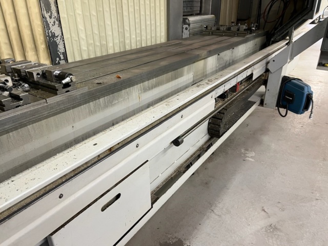 916907-3 Chiron FZ 18L CNC Multipurpose 2001