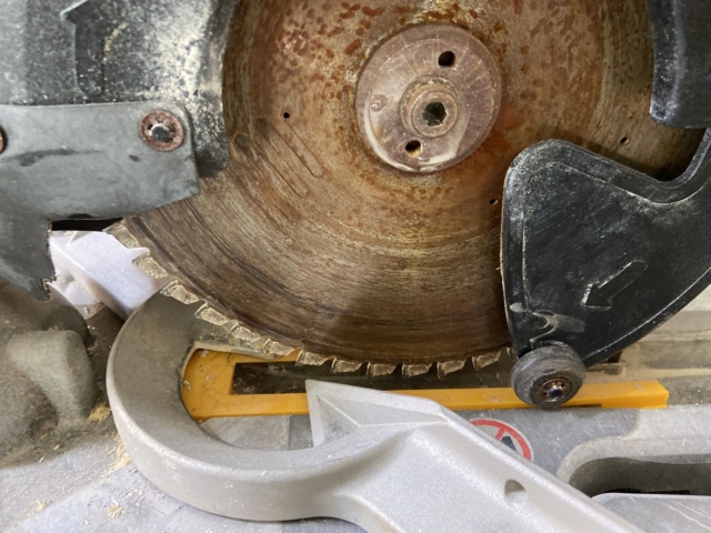 912392-3 Cut / saw DeWalt