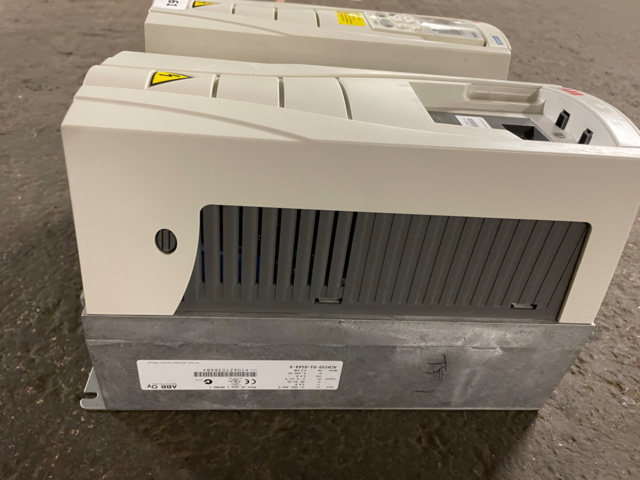 2 Frequency converters ABB ACH550 - PS Auction - We value