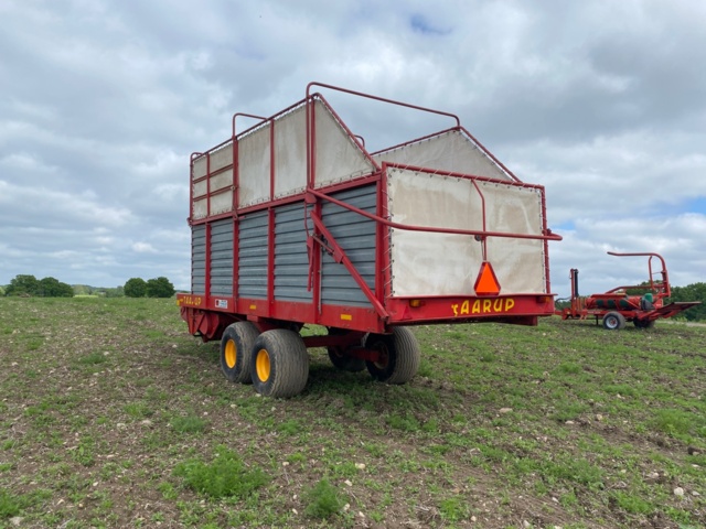 833999-2 Cutting truck Taarup 1030