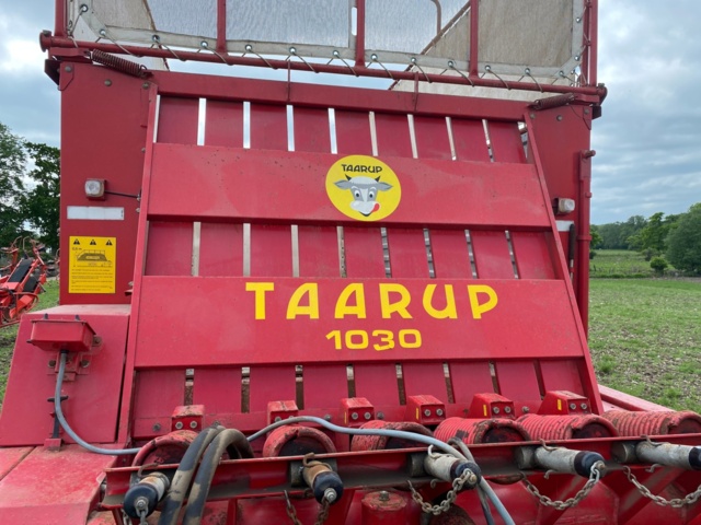 833999-11 Cutting truck Taarup 1030