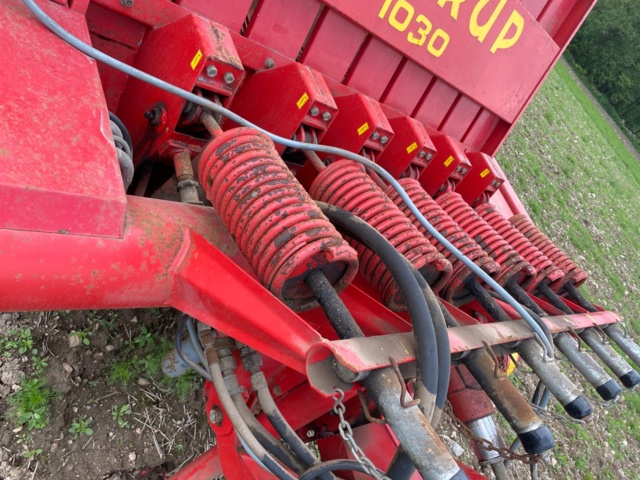 833999-12 Cutting truck Taarup 1030