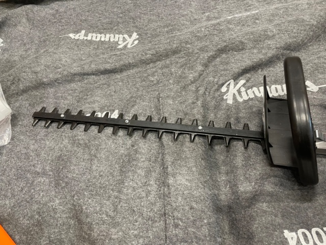 883274-10 Hedge trimmer petrol-powered 25.4 cc HT230