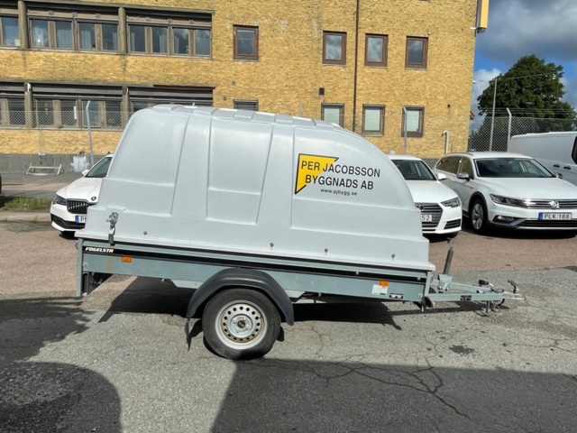 912382-4 Brenderup trailer with cover -2015