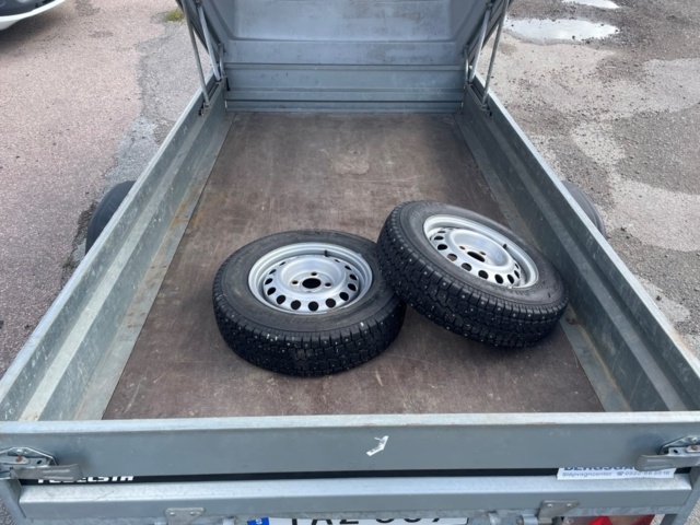 912382-21 Brenderup trailer with cover -2015