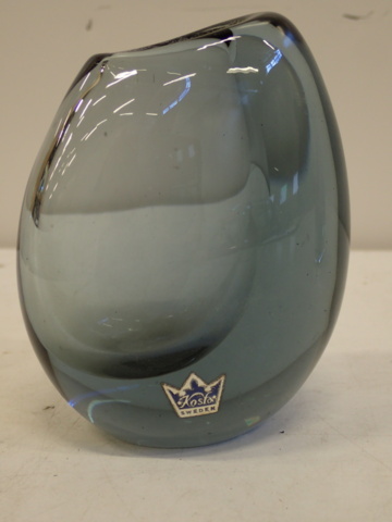 861795-2 Glass vases